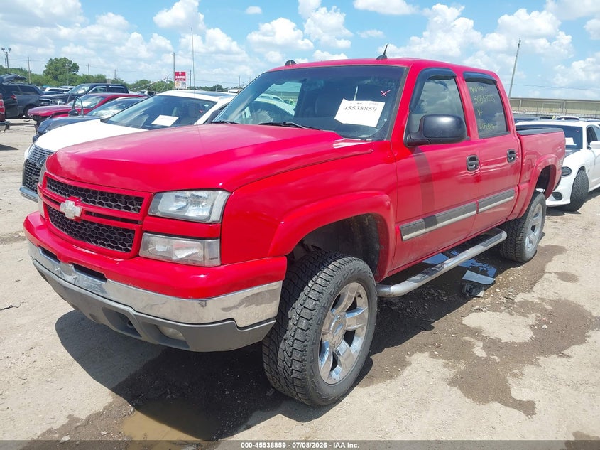 2005 Chevrolet Silverado, Rear, IAAI, VIN 2GCEK13T451394190 — photo 2