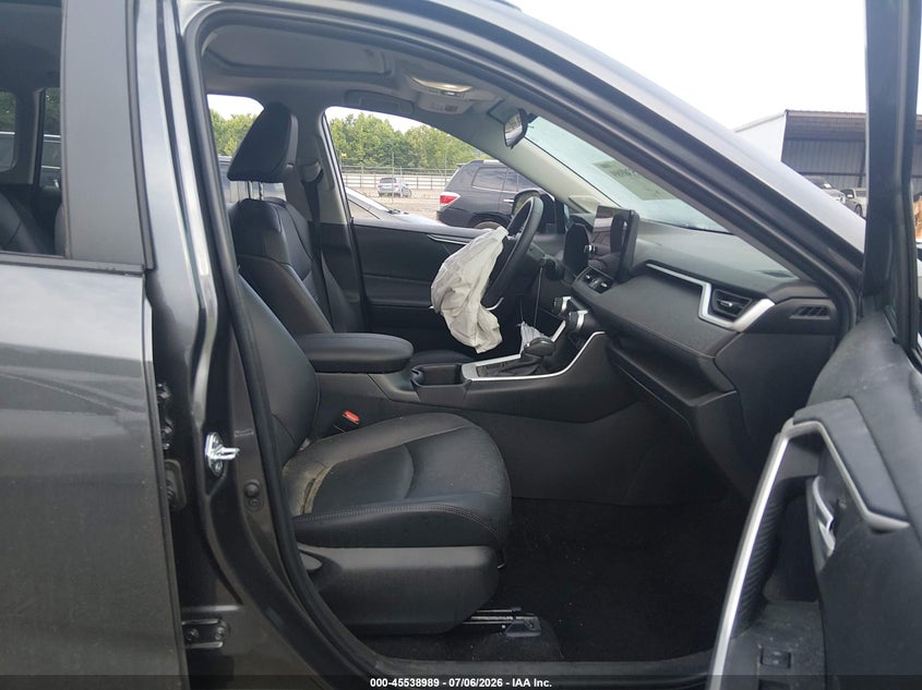 2025 TOYOTA RAV4 auction photo 5