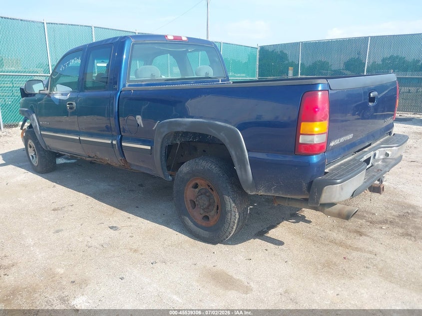 2001 CHEVROLET SILVERADO 2500HD auction photo 3