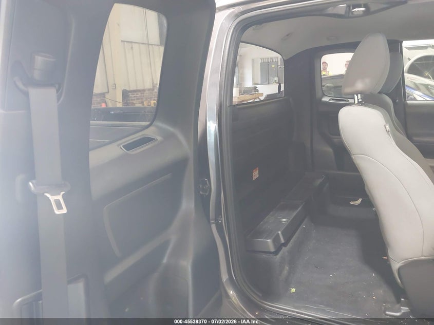 2019 TOYOTA TACOMA auction photo 8