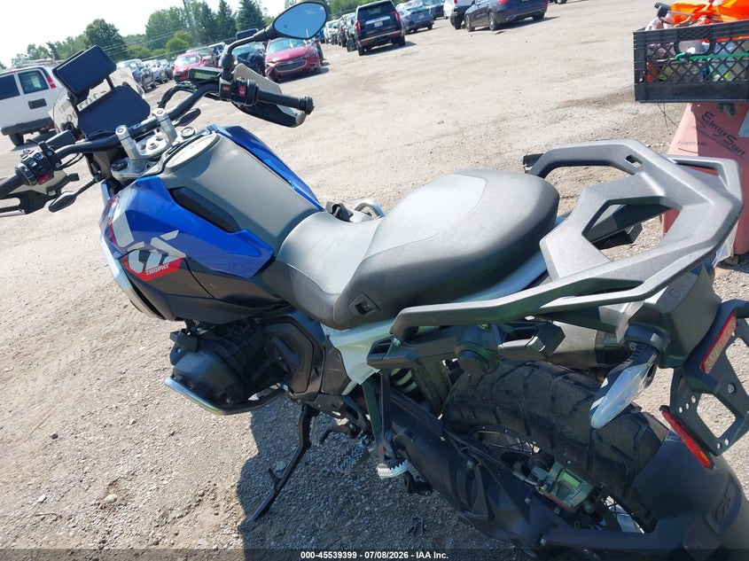 2024 BMW R 1300 auction photo 3