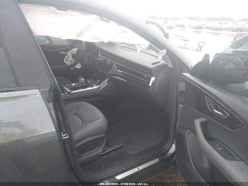 2025 AUDI Q8 auction photo 5