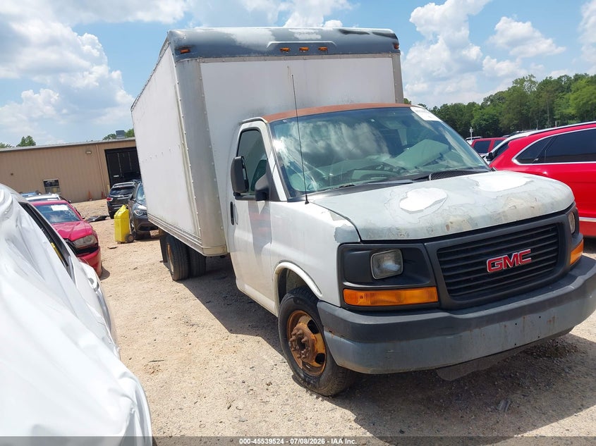 2004 GMC SAVANA CUTAWAY auction photo 1