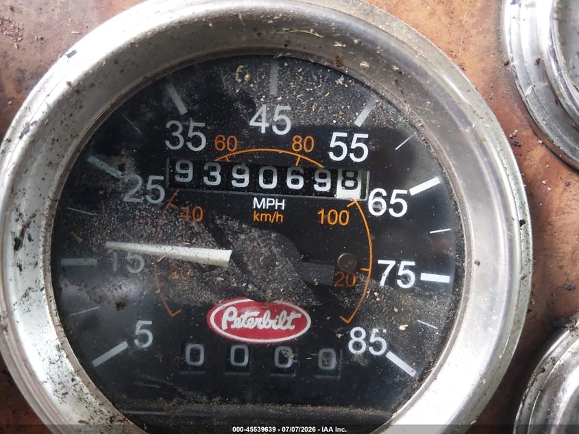 2002 PETERBILT 379 auction photo 5