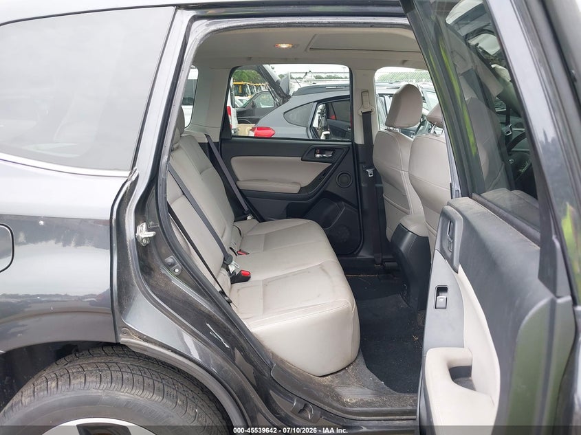 2018 SUBARU FORESTER auction photo 8