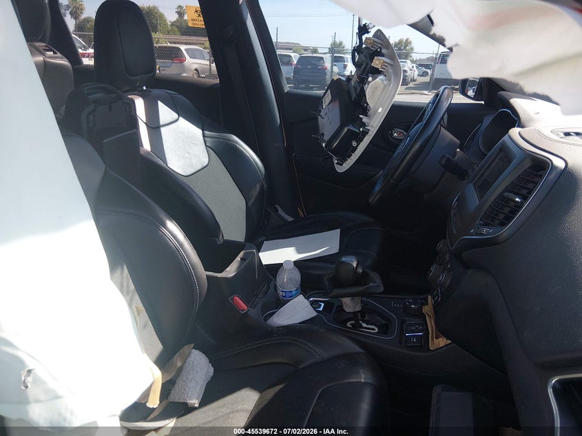 2019 JEEP CHEROKEE auction photo 5