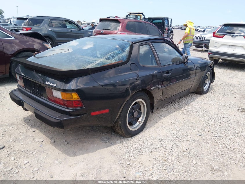 1985 PORSCHE 944 auction photo 4