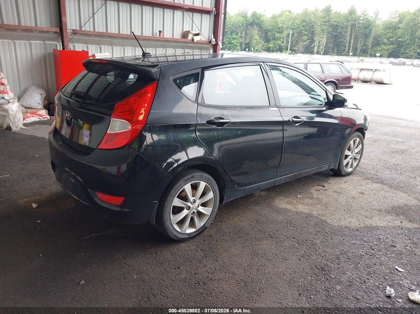 2013 HYUNDAI ACCENT auction photo 4