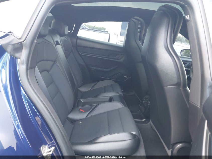 2021 PORSCHE TAYCAN auction photo 8