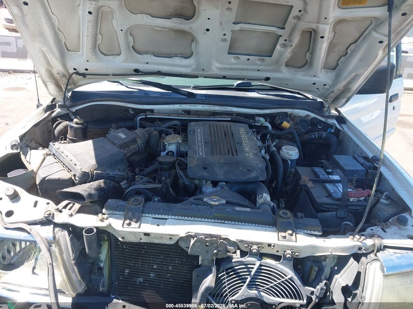2001 Mitsubishi Montero Sport Xls VIN: JA4LS31H71P005857 Lot: 45539906