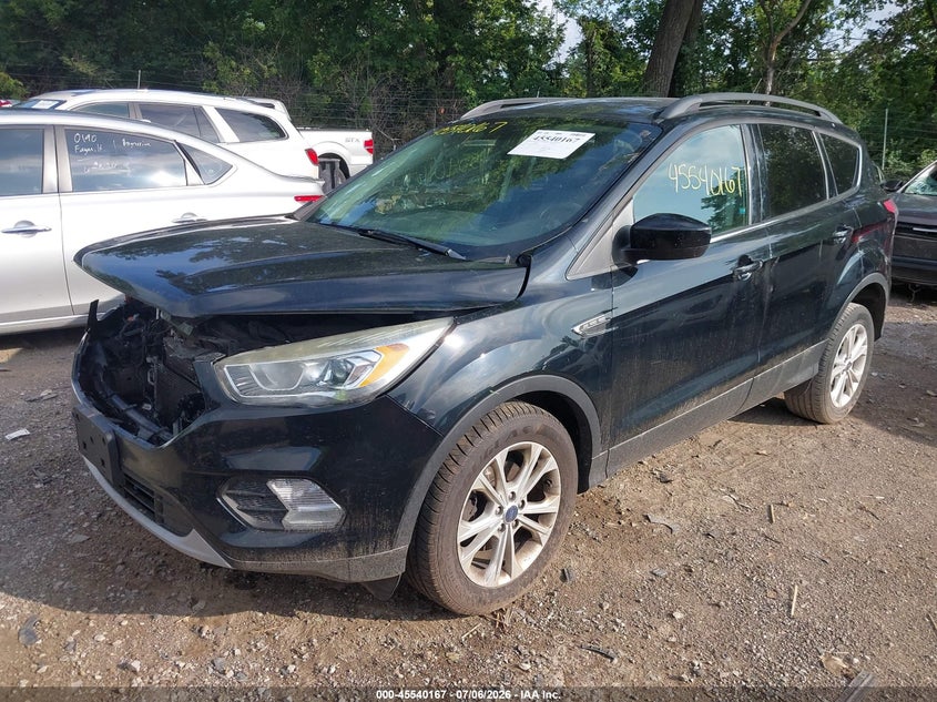 Vin: 1fmcu0gd2hud49977, lot: 46038436, ford escape se 20172