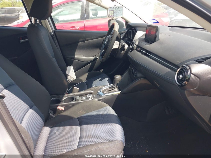 2020 TOYOTA YARIS — zdjęcie 5