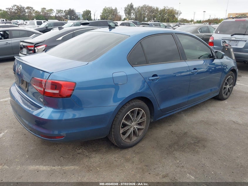 2015 VOLKSWAGEN JETTA auction photo 4