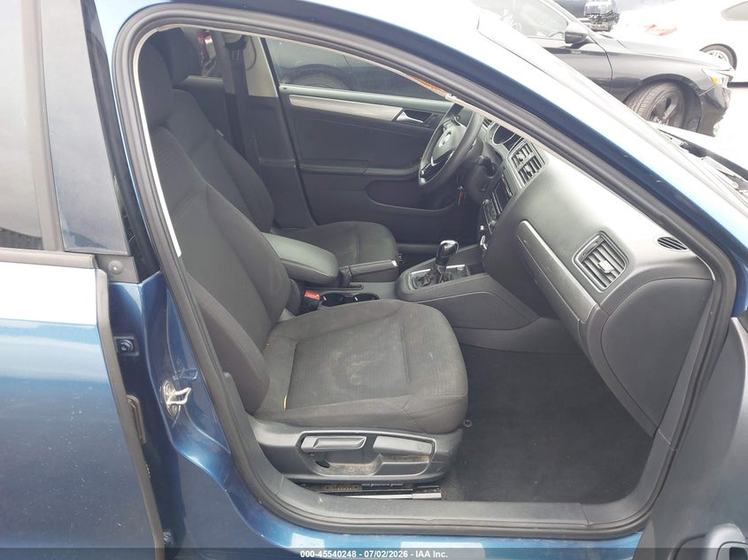 2015 VOLKSWAGEN JETTA auction photo 5