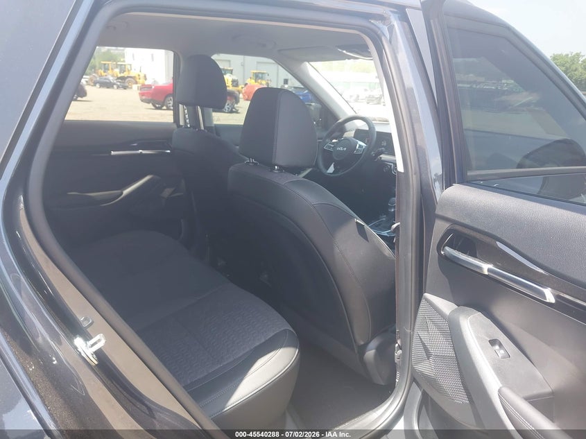 2025 KIA SELTOS auction photo 8