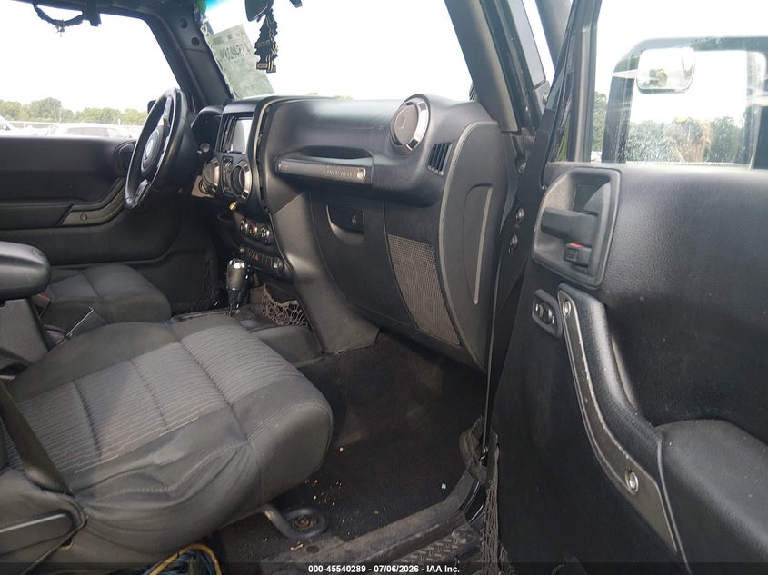 2011 JEEP WRANGLER UNLIMITED auction photo 5