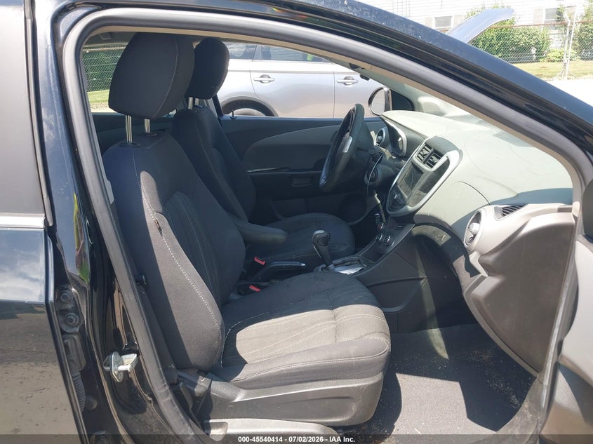 2018 CHEVROLET SONIC auction photo 5
