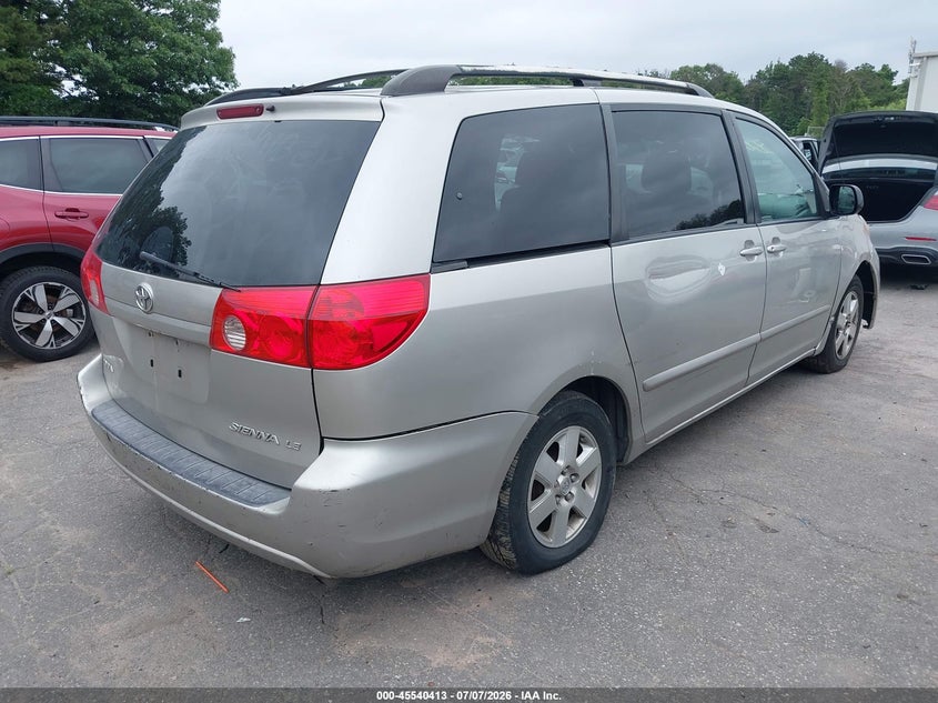 2008 TOYOTA SIENNA auction photo 4