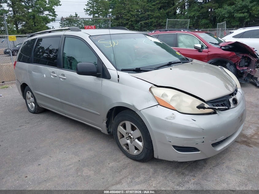 2008 TOYOTA SIENNA auction photo 6