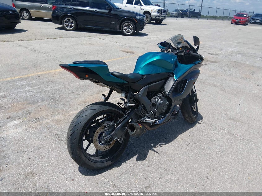2023 YAMAHA YZFR7 auction photo 4