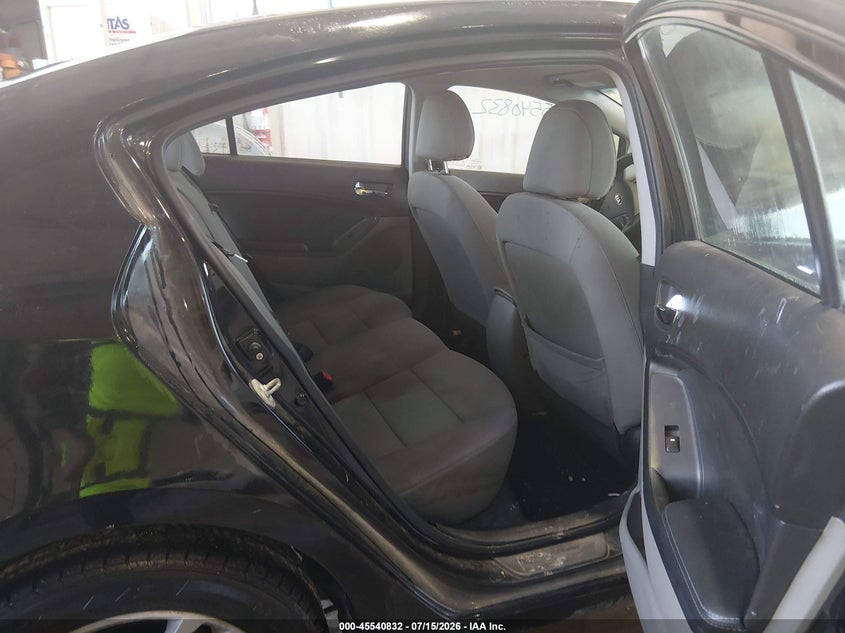 2014 KIA FORTE SEDAN 1.8L I-4 DOHC, VVT, 148HP
