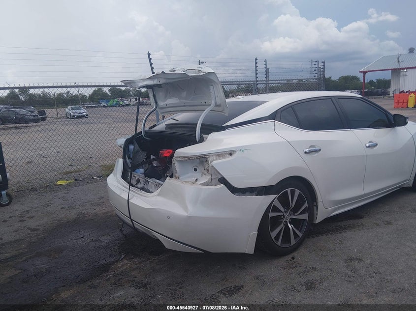 Photo 17 - NISSAN MAXIMA