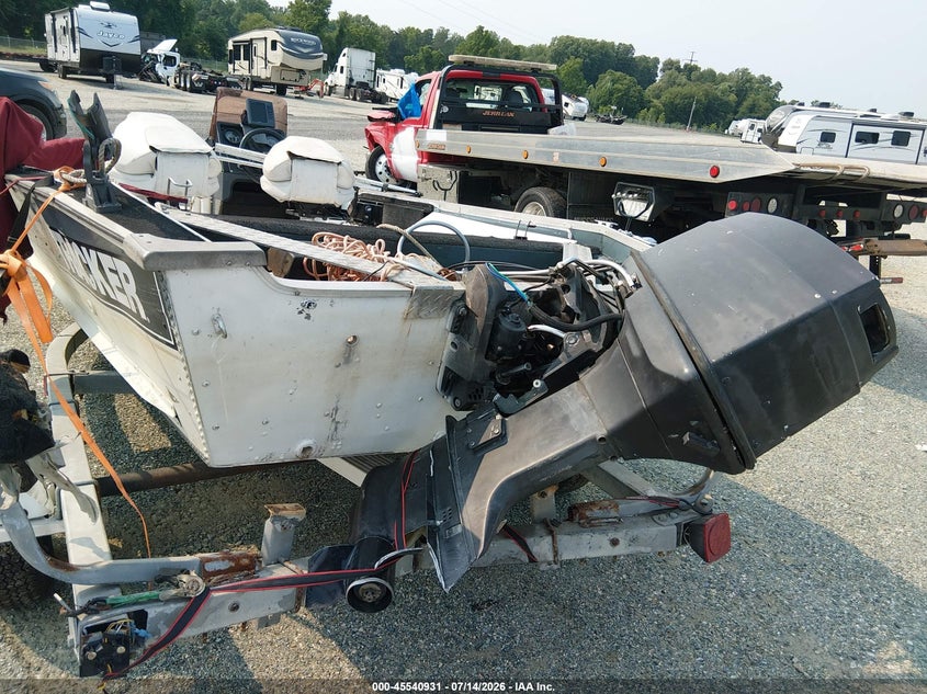 1989 TRACKER PRO V17 BASS BOAT AND TRAILER auction photo 7