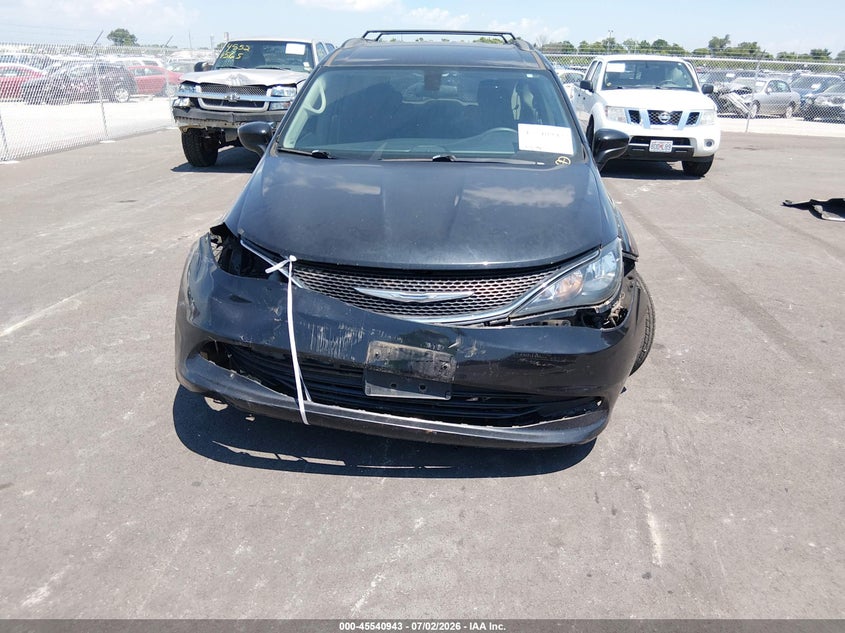 CHRYSLER PACIFICA - zdjęcie 13