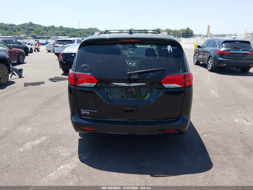 CHRYSLER PACIFICA - zdjęcie 17