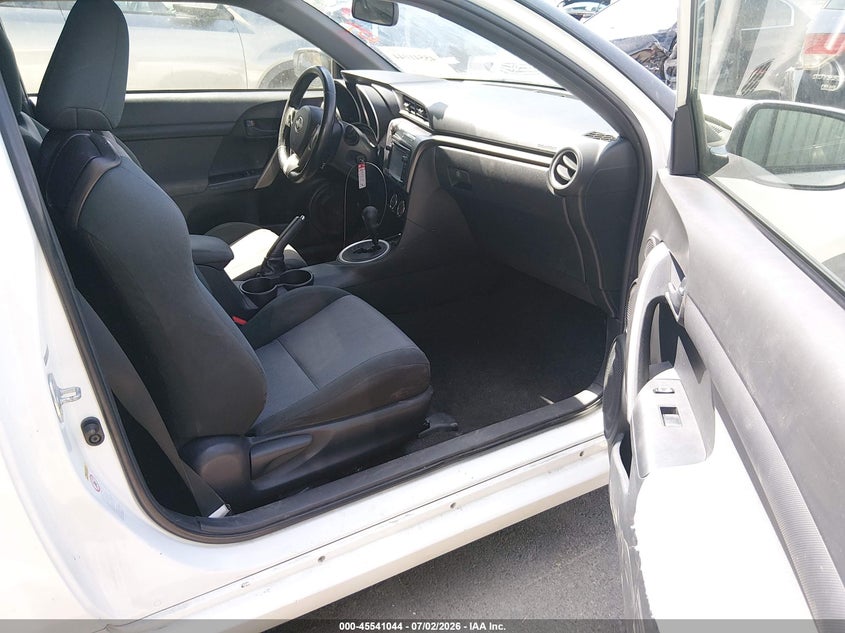 2014 SCION TC auction photo 5