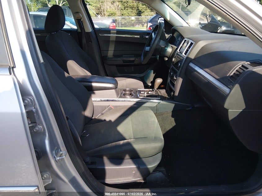 2008 CHRYSLER 300 auction photo 5