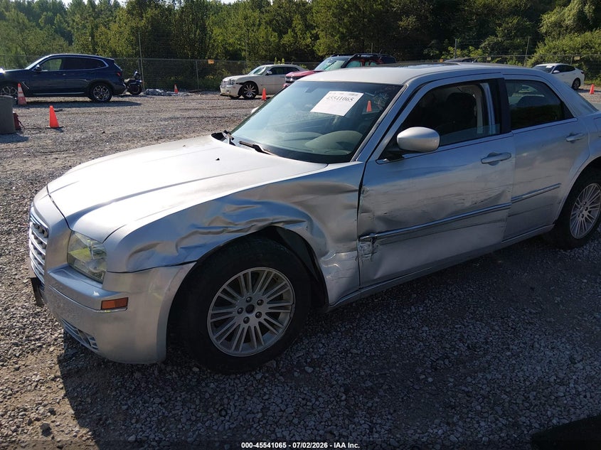 2008 CHRYSLER 300 auction photo 6