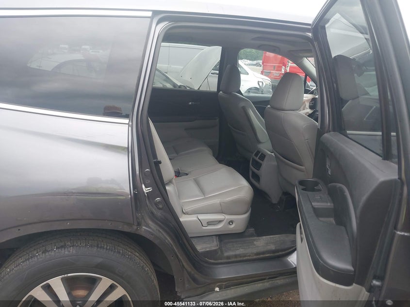 2017 HONDA PILOT auction photo 8