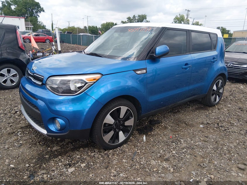 KNDJP3A5XJ7587277 2018 Kia Soul + photo 1