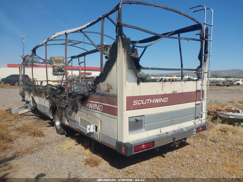 1988 CHEVROLET P30 auction photo 3