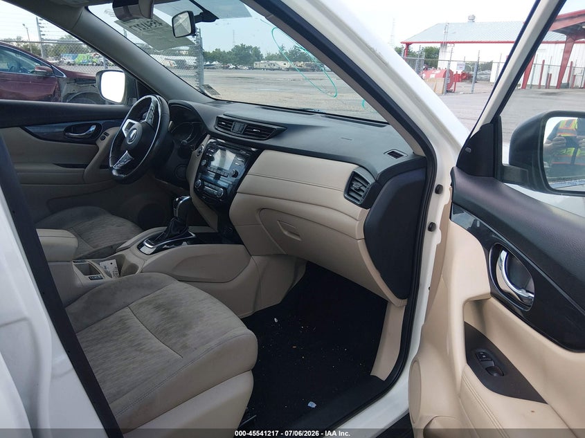 2017 NISSAN ROGUE auction photo 5