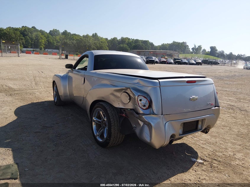 2005 CHEVROLET SSR auction photo 3