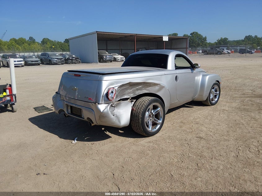 2005 CHEVROLET SSR auction photo 4