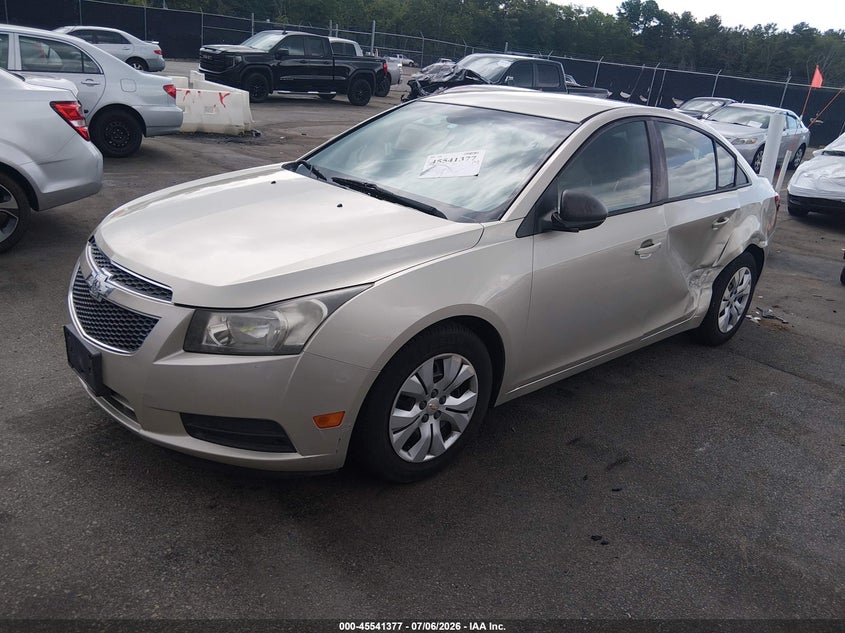 2013 CHEVROLET CRUZE auction photo 2