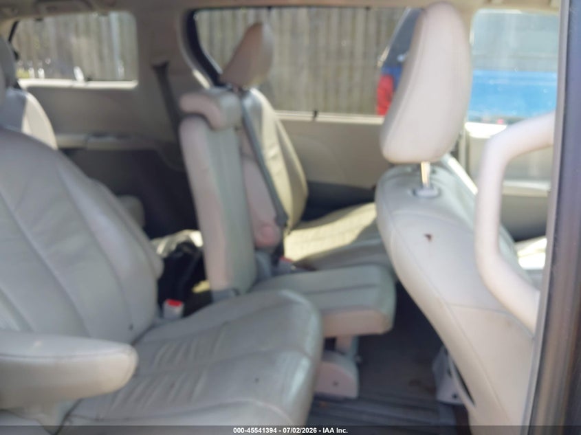 AtlanticExpress - Toyota Sienna