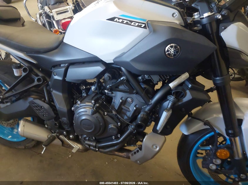 2025 YAMAHA MTN690 auction photo 8