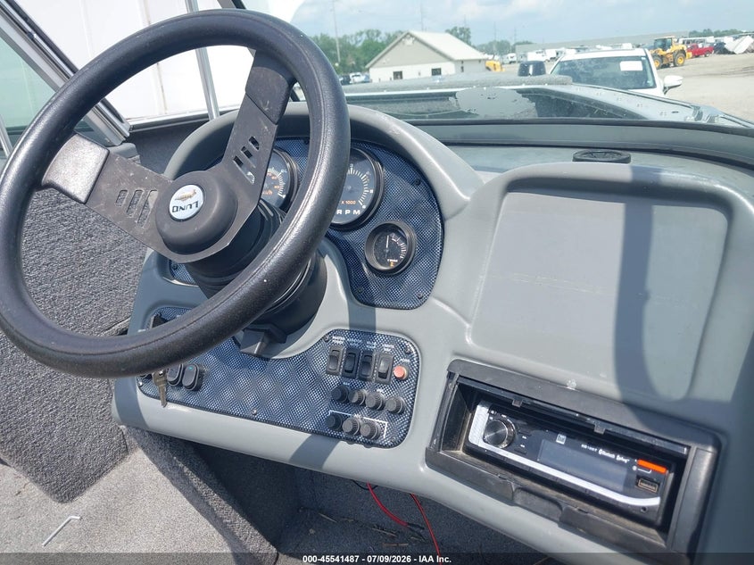 2002 LUND PRO SPORT auction photo 7