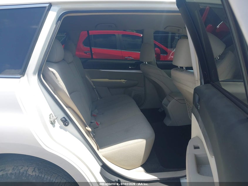 2011 SUBARU OUTBACK auction photo 8