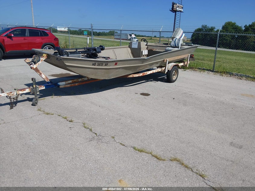 1978 FISHER 19' auction photo 1