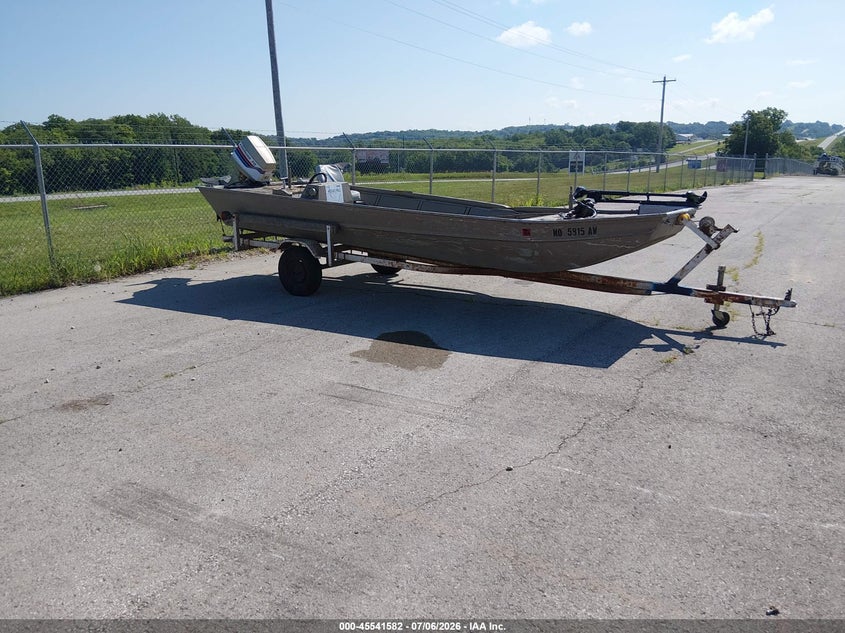 1978 FISHER 19' auction photo 2