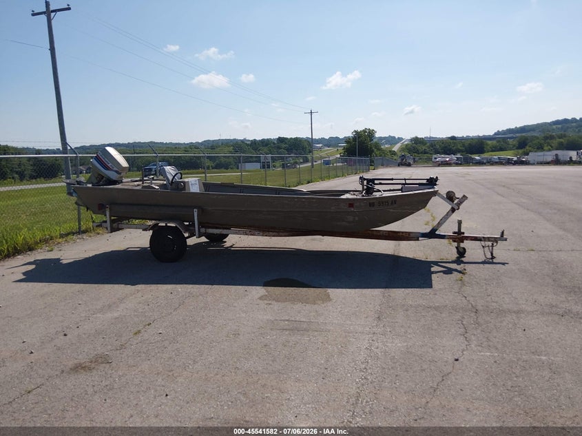 1978 FISHER 19' auction photo 3