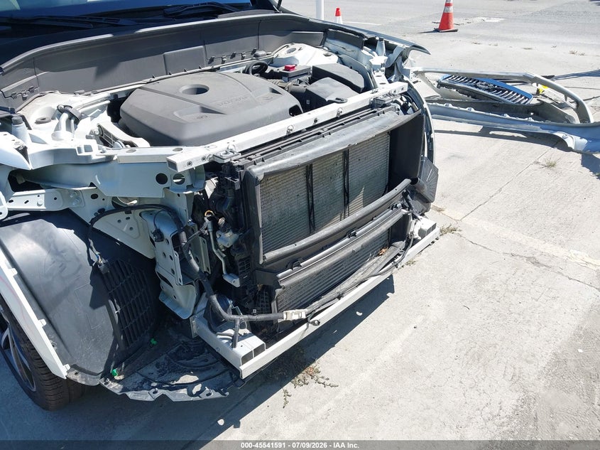 2022 Volvo Xc90 T6 Momentum 6 Passenger VIN: YV4A221K1N1786271 Lot: 45541591