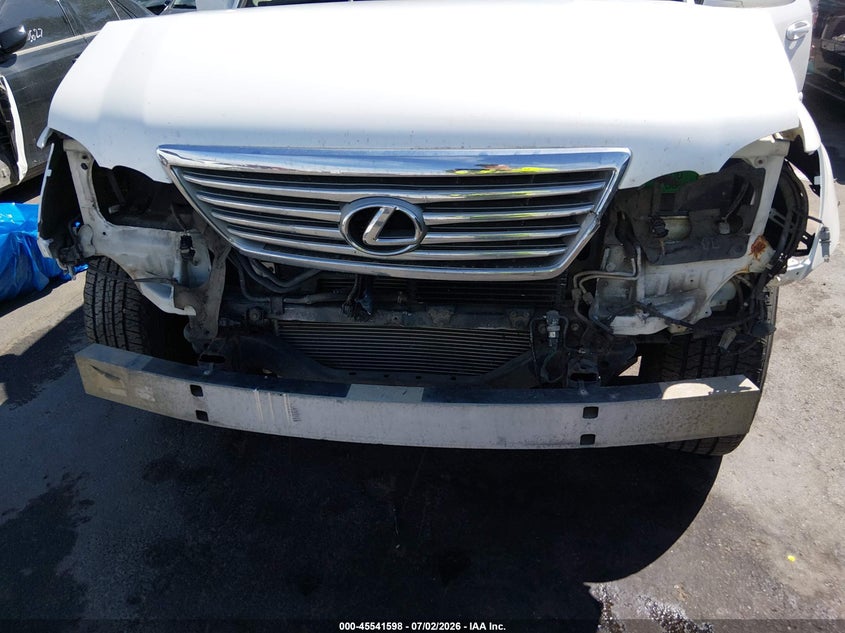2006 LEXUS LX 470 auction photo 6