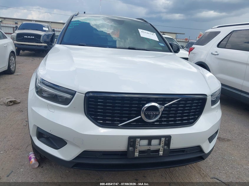2021 Volvo Xc40 T5 R-Design VIN: YV4162UM4M2563507 Lot: 45541747