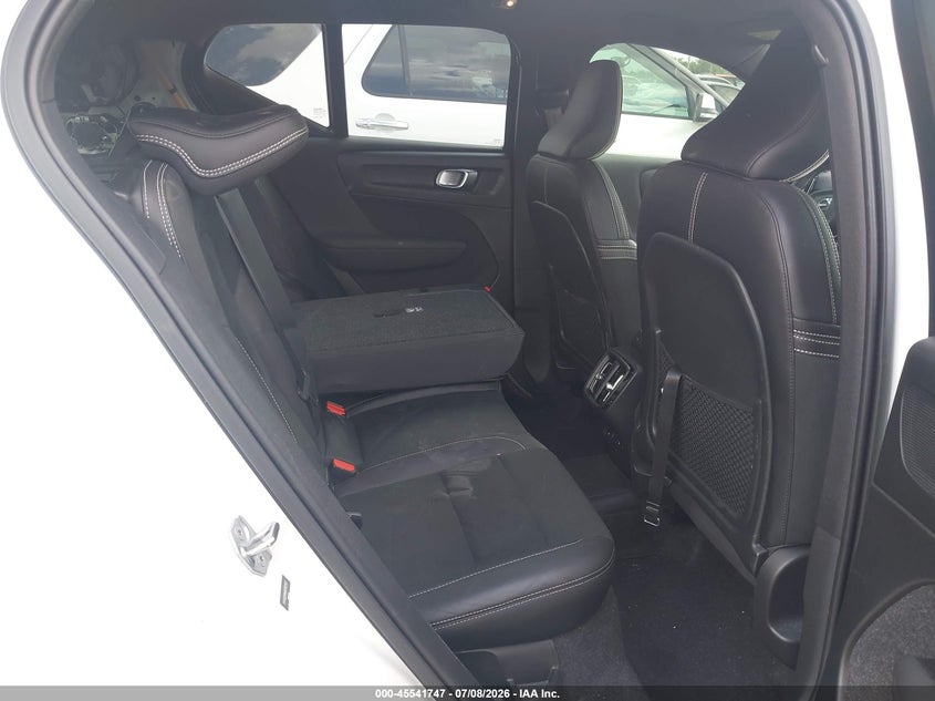 2021 Volvo Xc40 T5 R-Design VIN: YV4162UM4M2563507 Lot: 45541747